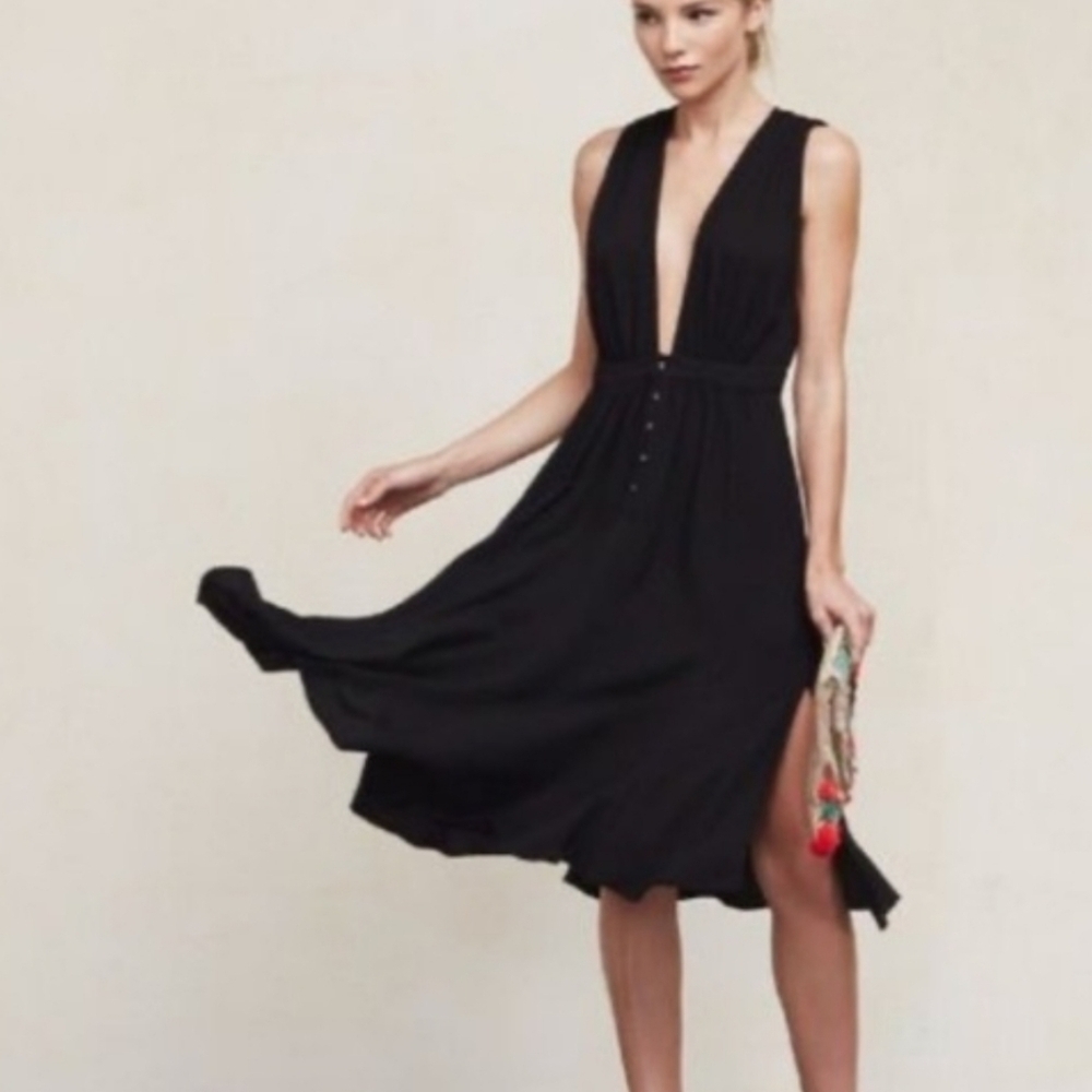 Reformation Deep Plunge Sleeveless Maggie dress Midi Black Size 0